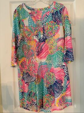 Super soft adorable Lilly Pulitzer dress, so amazing & vibrant.  Size small